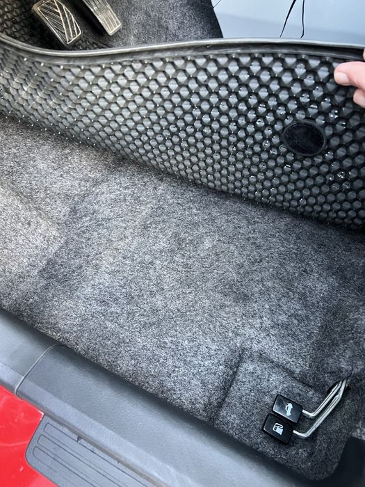 Автомобіль Nissan Pixo 2012