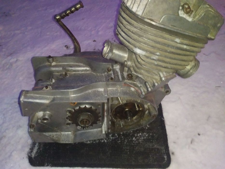 Двигун Иж планета запчастини