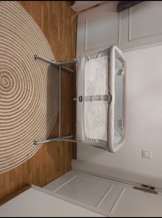 Next Too Me - Berço