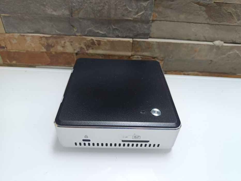 Intel NUC NUC6i3SYK / 256GB / 8GB / Mini PC
