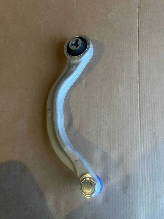 Tesla Model 3, Model Y рычаг передний нижний левый 1044351-00-C