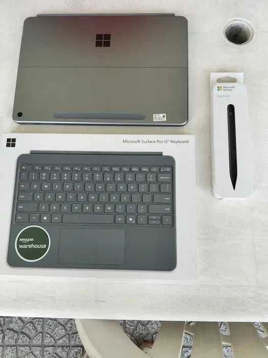 Microsoft Surface Pro 12" Snapdragon X Plus 16GB 512GB + extras