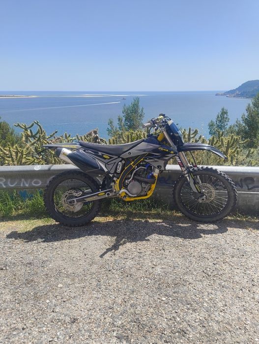 Suzuki rmz 250 matriculada com luzes troco por n-max ou x-max  ou parecido
