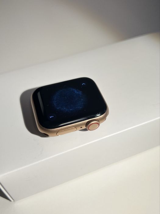 Apple watch SE 32 gb gold 40 mm GPS+cellular