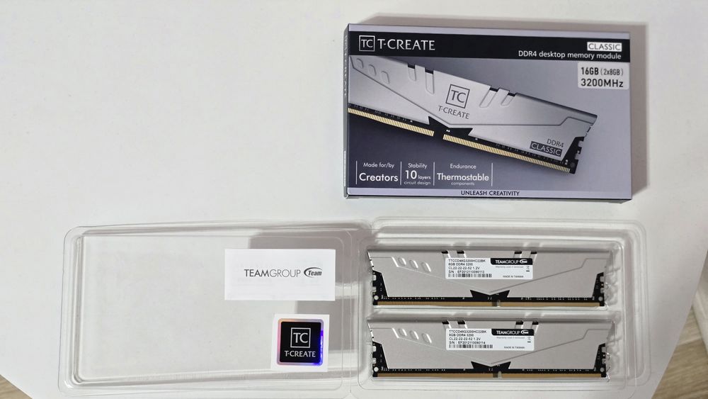 Модуль памяти для компьютера DDR4 16GB (2x8GB) 3200