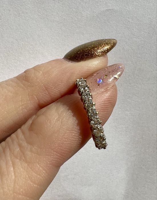 Złoty pierścionek z diamentami