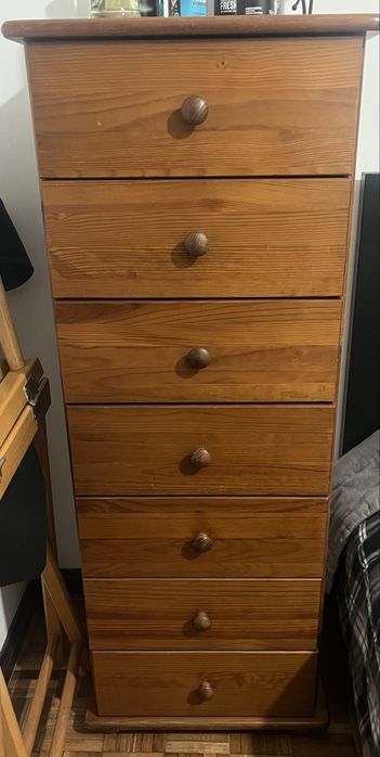 Camiseiro em madeira