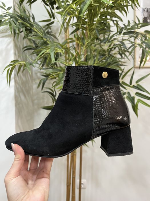 Botas Pretas Tamanho 36