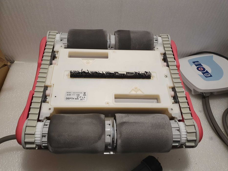 Odkurzacz basenowy BWT Pool Roboter D300 Plus   OKAZJA  nowy 5000 zł