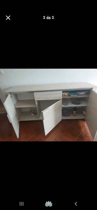 Vendo Aparador com muita arrumação.