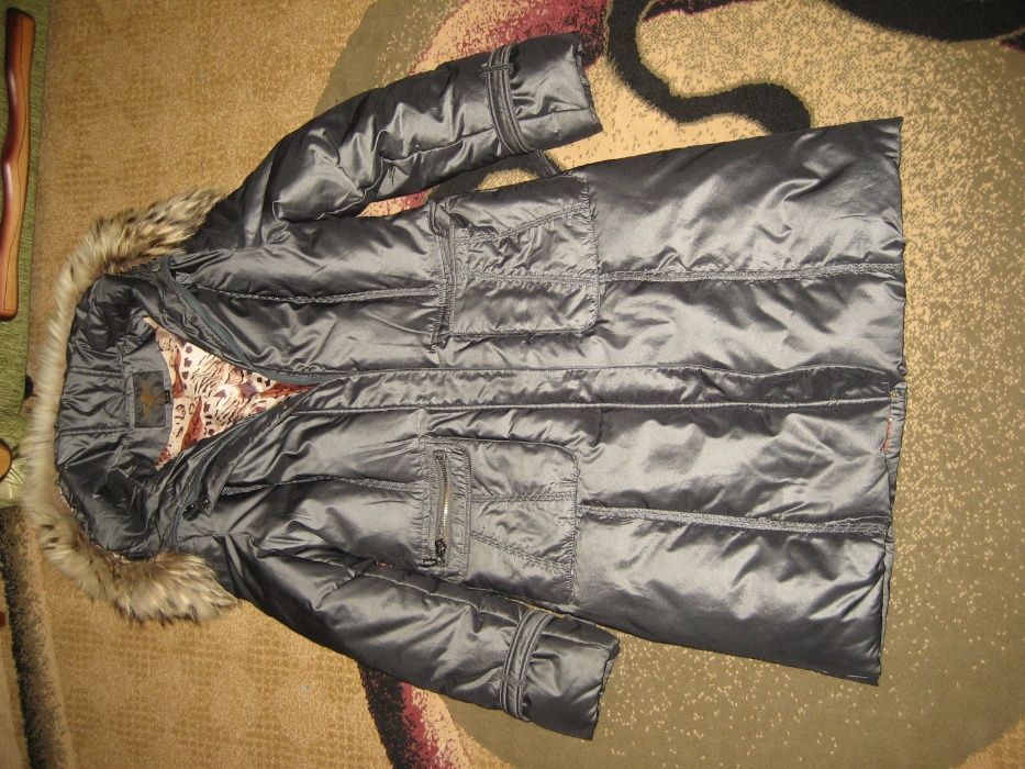 Жіноче пухове пальто