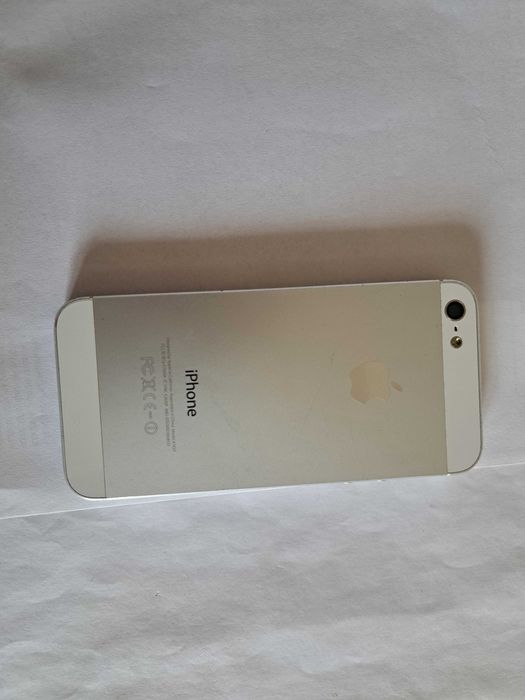 iPod 5. 16Gb Silver bypass б/у.
