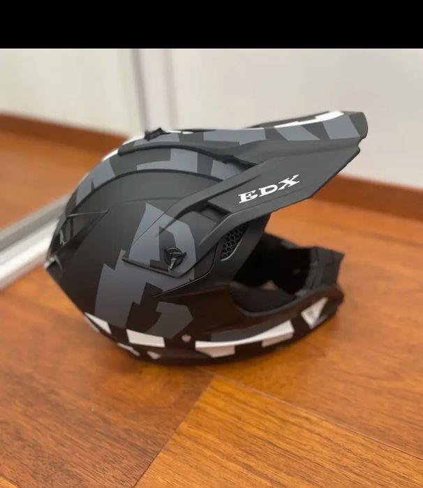 Шлем на мотокрос