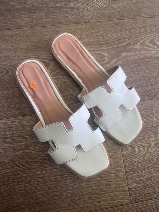 Шлепки  в стиле hermes