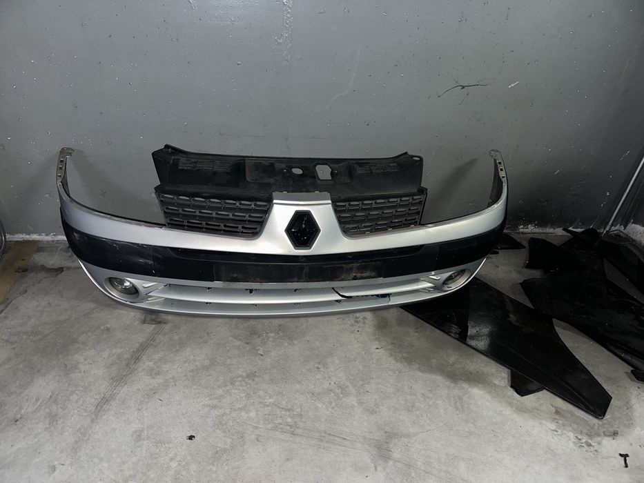 Parachoques frt trs+ capot clio 2