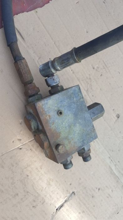 Kostka hydrauliczna. Dowdeswell. ransomes