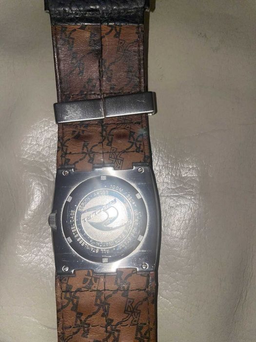 Relógio Rip Curl com bracelete em pele