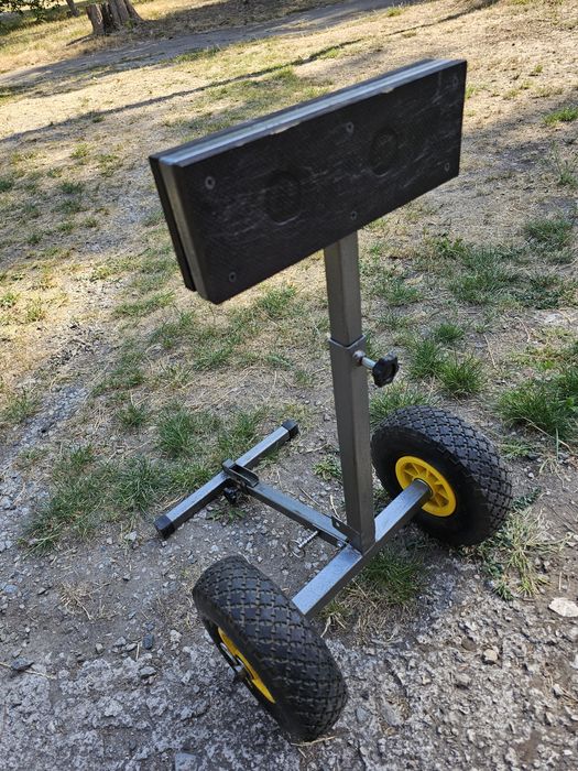 Підставка для човнового мотора.