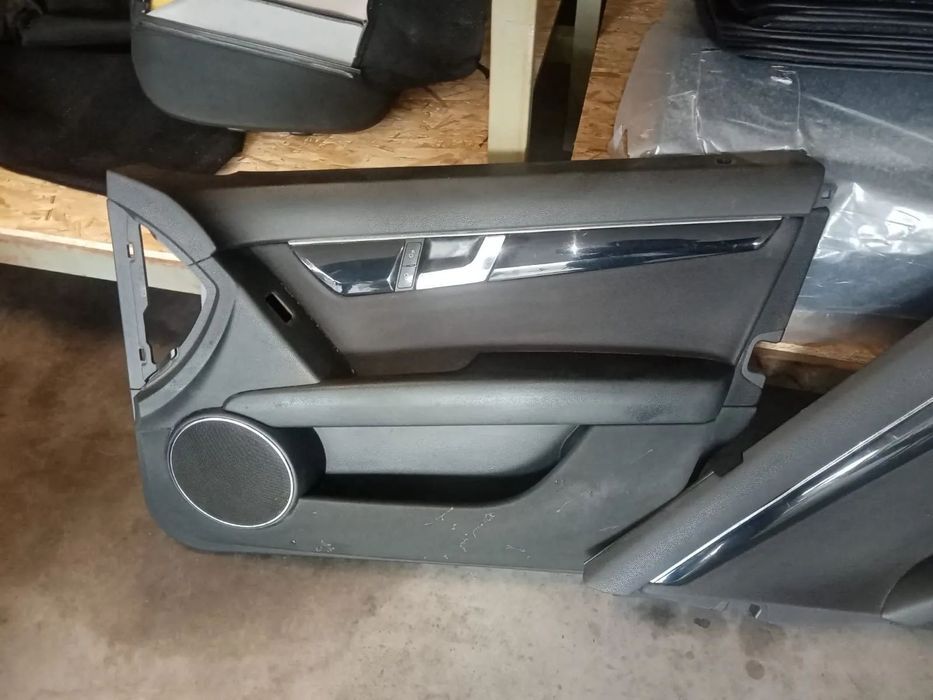Interior Mercedes-Benz W204 2009 carrnha