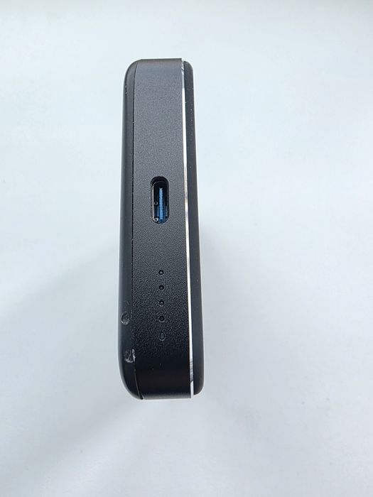 Павербанк Anker Wireless Power IQ