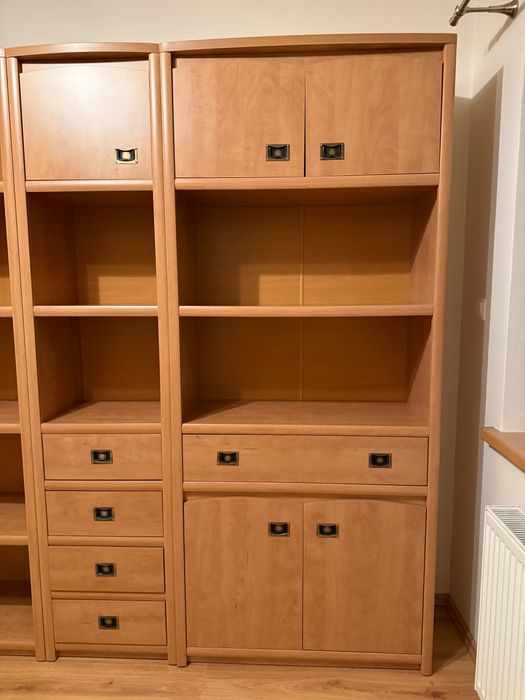 Szafa drewniana pojemna