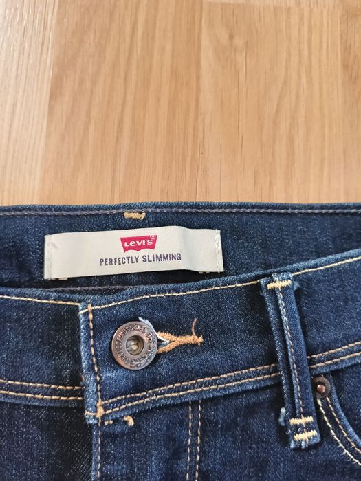 Трендова жіноча джинсова міні спідниця Levi's