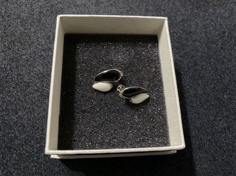 Kolczyki   biało-czarne