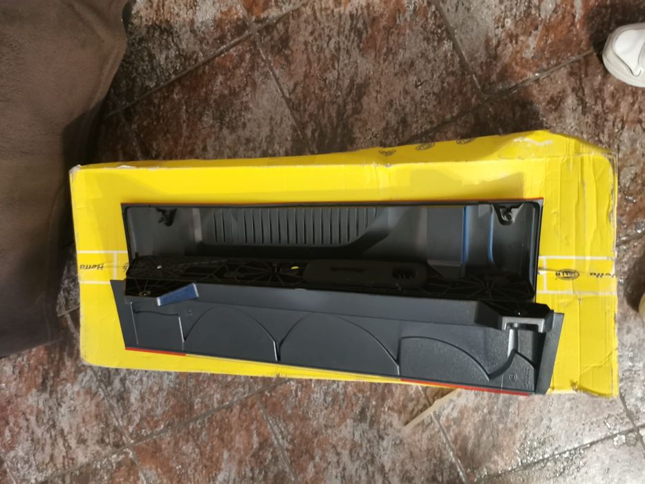 Hella lampa tylna Prawa 2SK.013.253-221 Mercedes Sprinter Nowa