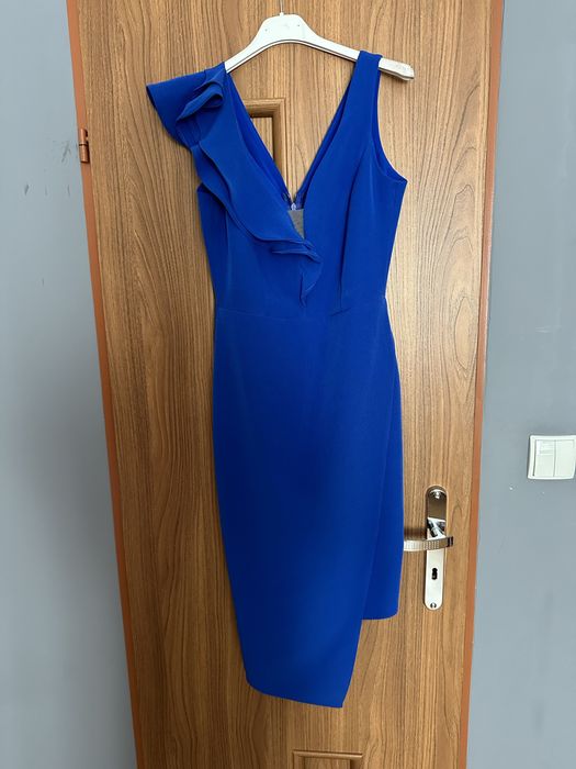 Sukienka z falbaną i rozcięciem asymetryczna loola buena