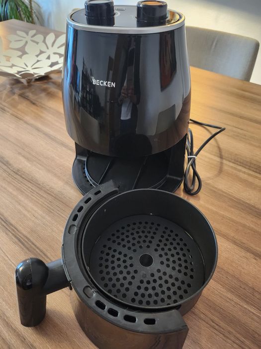 Fritadeira sem Óleo BECKEN BAF5437 (1.5L - Preto)