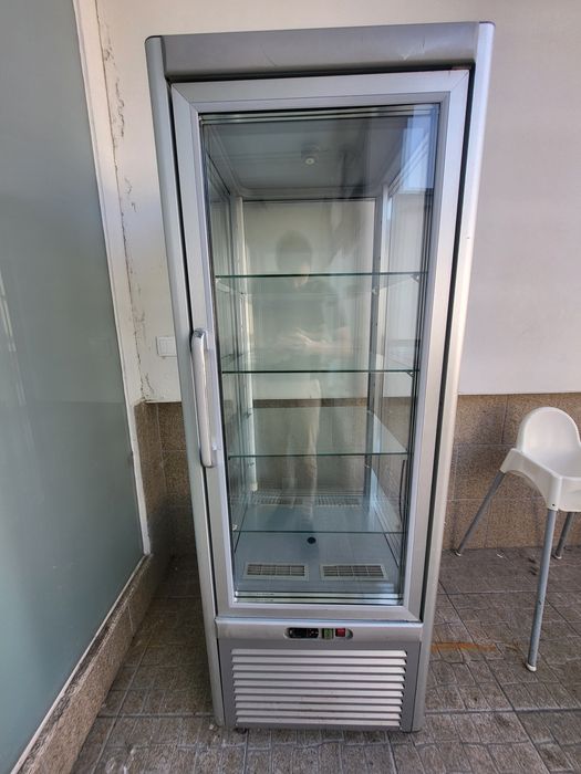 Montra para bolos
