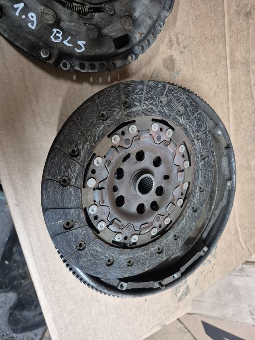 Sprzęgło kompletne dwumasa vw audi seat skoda1.9 tdi bkc bls bxe bjb