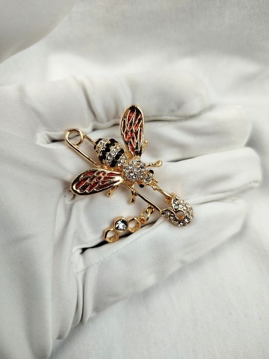 NOWA Broszka przypinka złota pszczoła przczółka