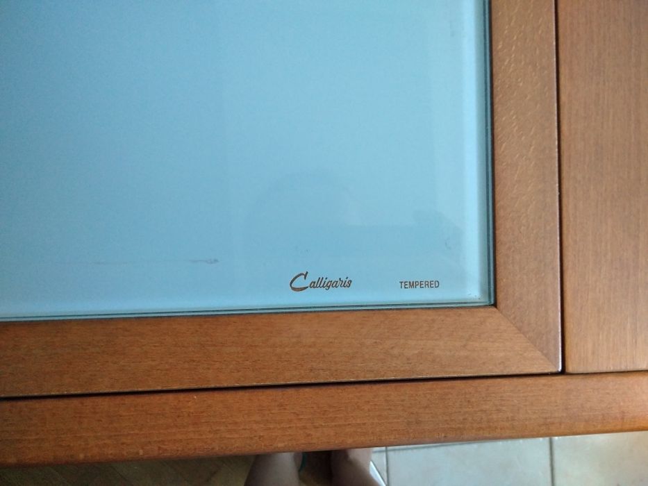 Стол стеклянный раздвижной "Calligaris"( Италия) размером 147*80*74