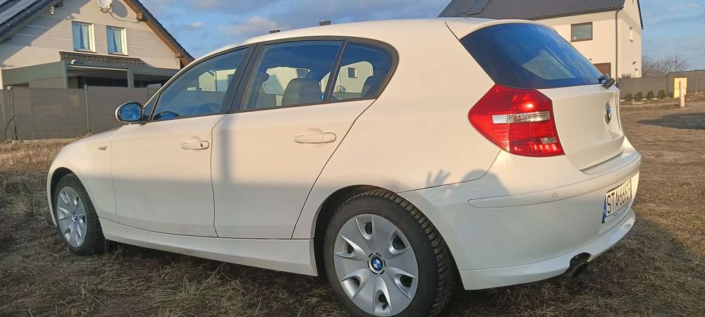 BMW Seria 1 Sprzedam BMW Seria 1 E87 118i 2,0.Stan bardzo dobry- zdjęcia dodatkowe