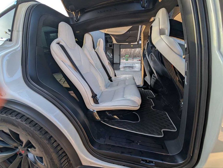 Продам власну Tesla model X 2017 року