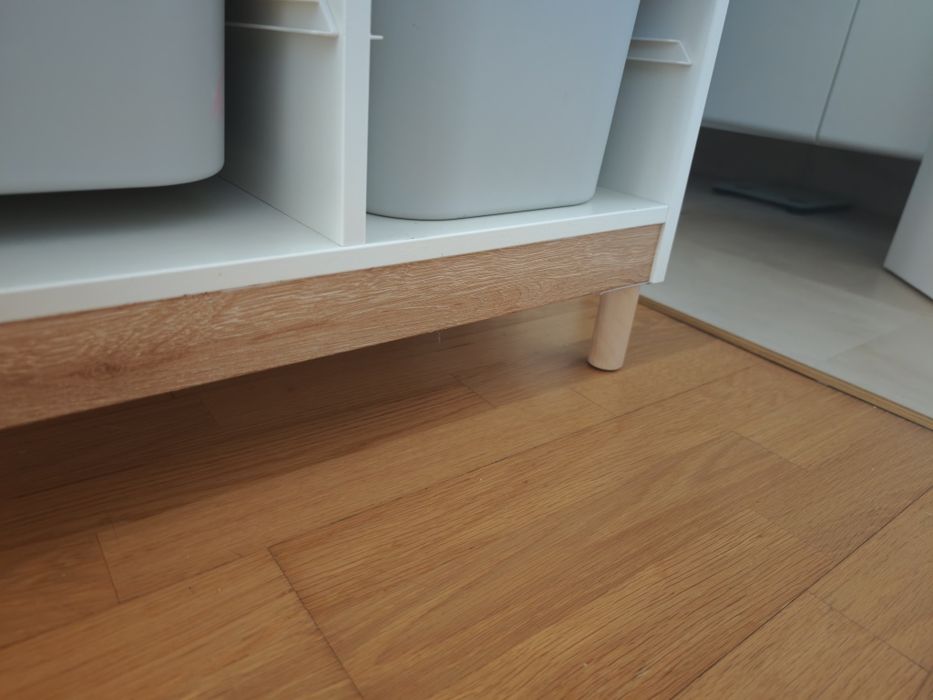 Trofast IKEA + pés e tampo em madeira, com caixas