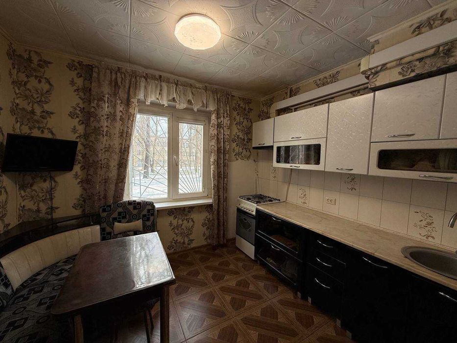 1 комнатная квартира на ул. Добровольского. Косметический ремонт!