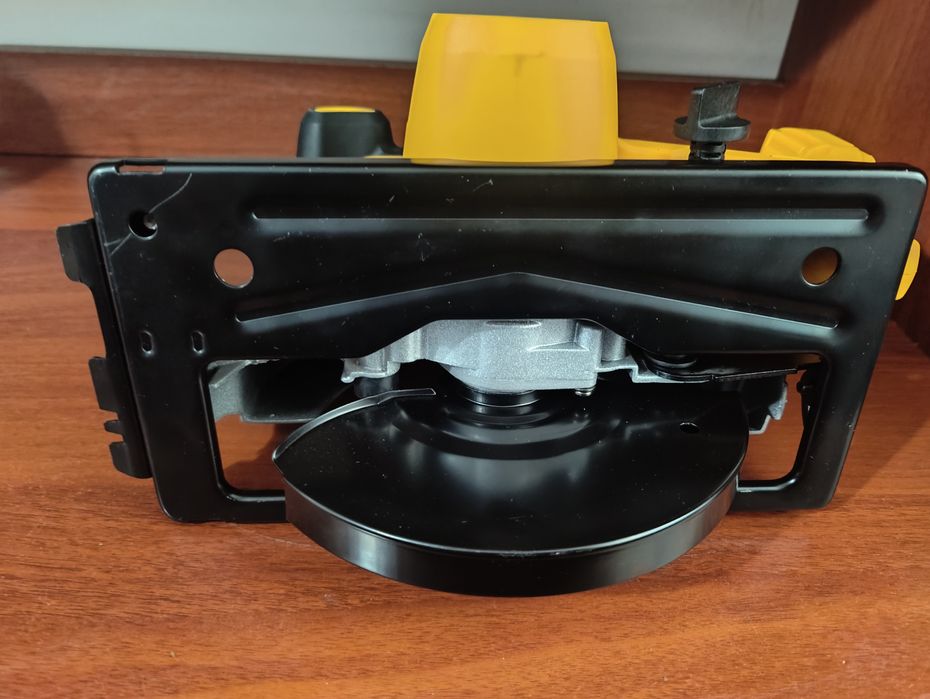 Акумуляторна циркулярна пила