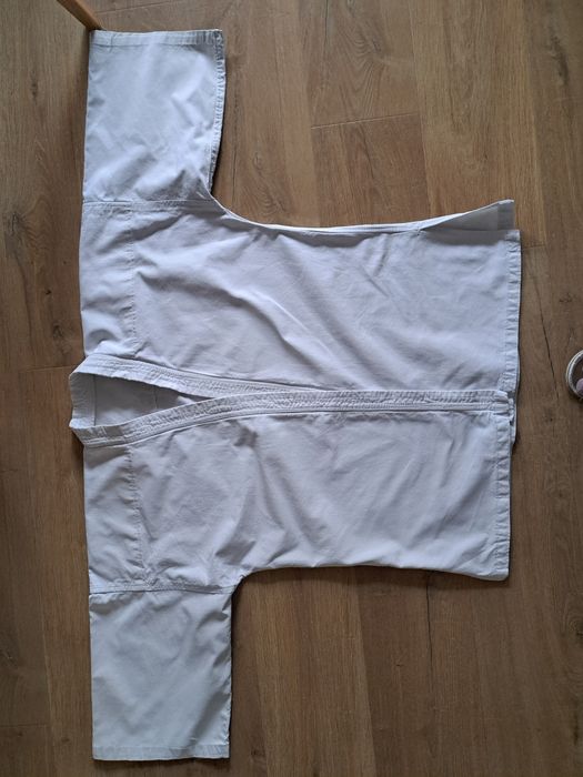 Strój do karate/aikido rozmiar s (na wzrost ok. 160-165 cm)
