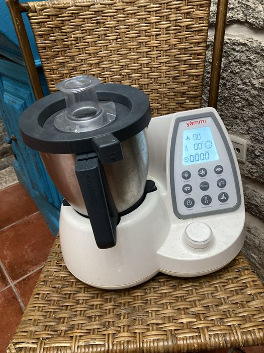 Yammi 2, com todos os acessorios que existem.