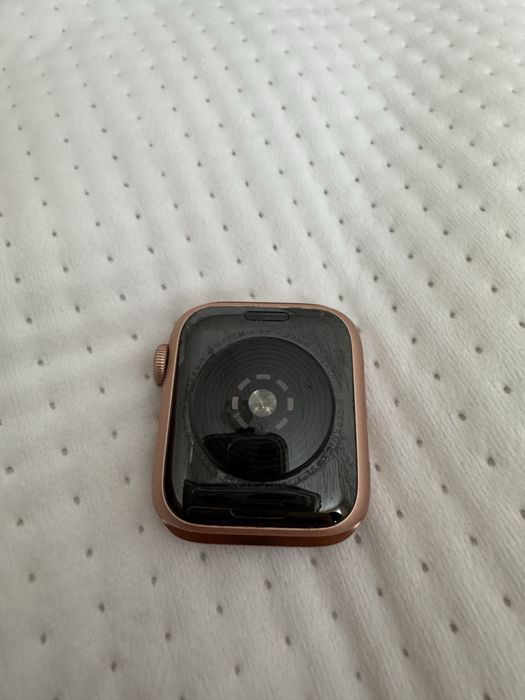 Apple Watch SE 40 mm złoty gold