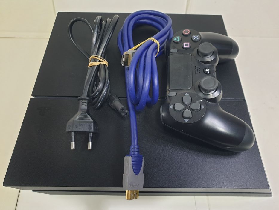 Sony PlayStation 4 (model CUH-1216A)