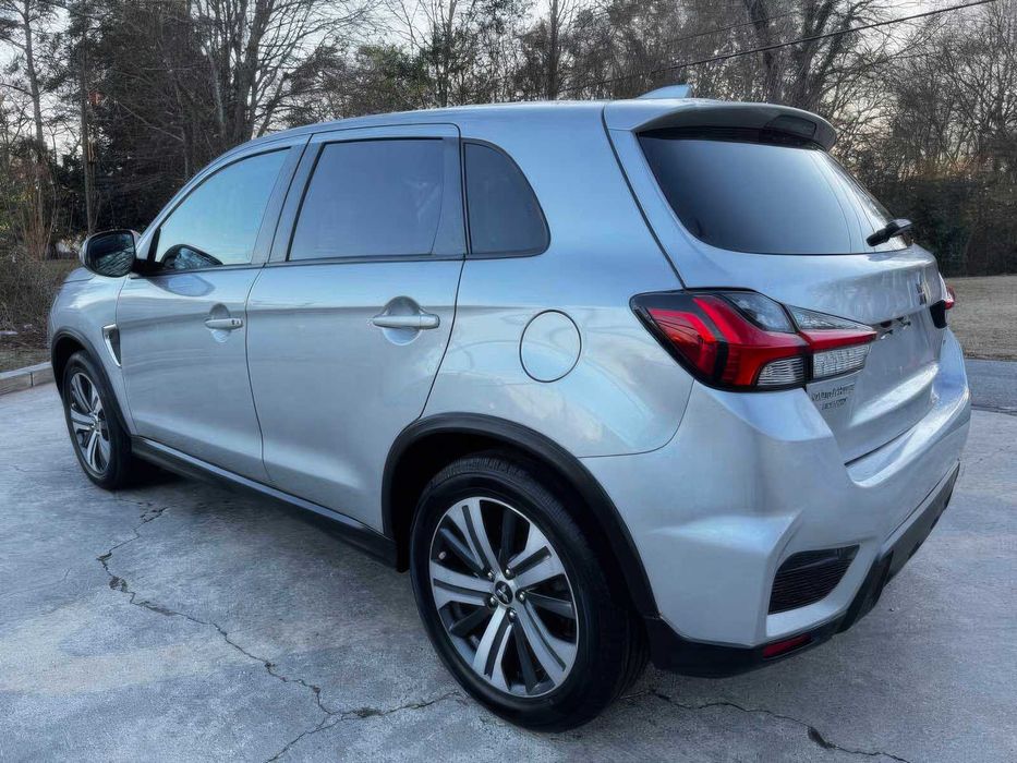 Mitsubishi Outlander SEL      2022