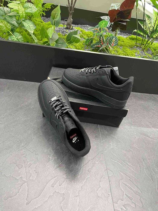 Nike Air Force 1 Low Supreme Czarny r.40