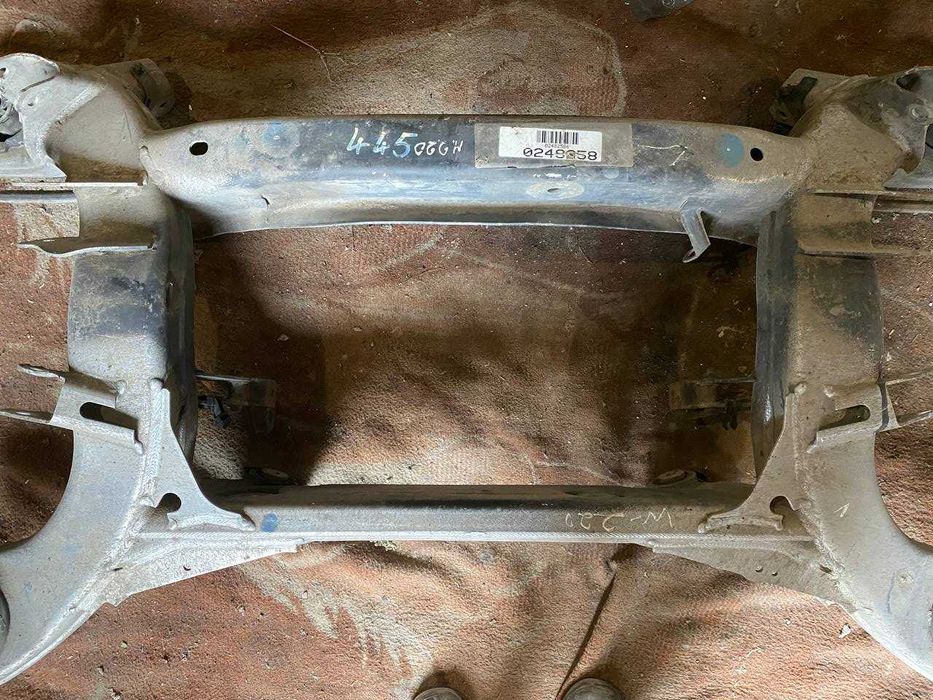 Підрамник задній балка Mercedes-Benz W220 4.2-5.0 Мерседес A2203501700
