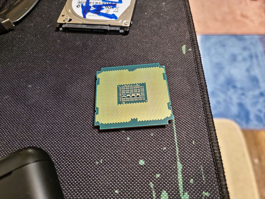 Intel xeon  E5-2697V2 soket 2011