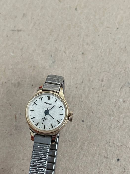 Женские позолоченные наручные часы SEKONDA