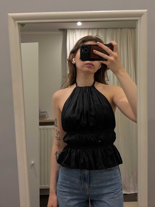 Nowy, elegancki top z odkrytymi plecami, wiązany na sznurki