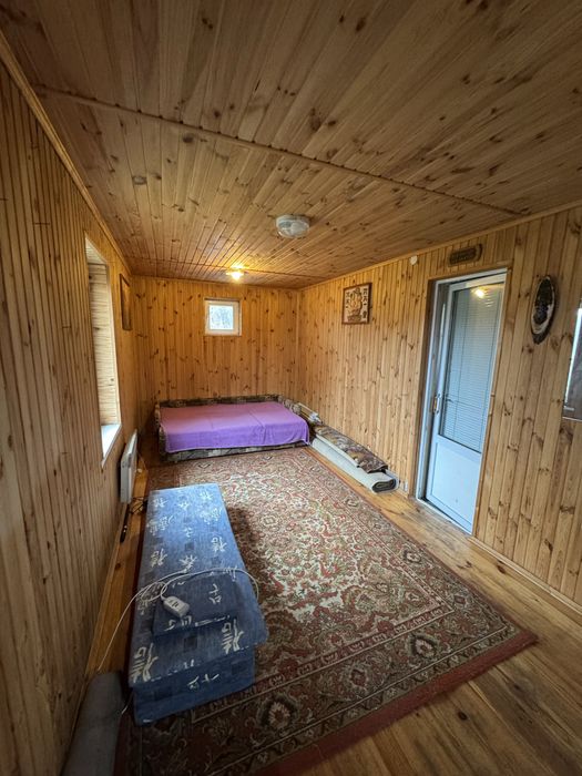 Продаж двоповерхового будинку з банею та ставком